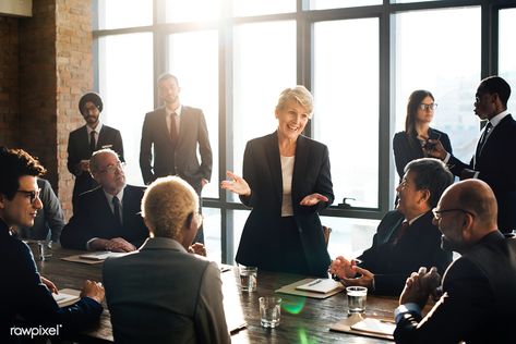 Business woman talking to colleagues in a meeting | premium image by rawpixel.com Company Benefits, Business Setup, Strategic Goals, Business Stock Photos, Women Talk, Office Meeting, Business Leadership, About Business, Business Photos