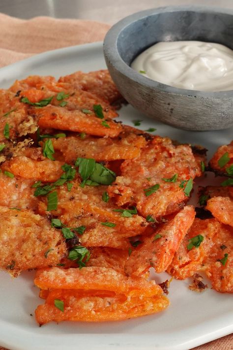 Crispy Parmesan Ranch Smashed Carrots Crispy Smashed Parmesan Carrots, Carrot Slices Recipes, Smashed Parmesan Crusted Carrots, Ranch Smashed Carrots, Crispy Smashed Parmesan Ranch Carrots, Crispy Ranch Baby Carrots, Ranch Smashed Baby Carrots, Carrots With Parmesan Cheese, Carrot Appetizers For Party