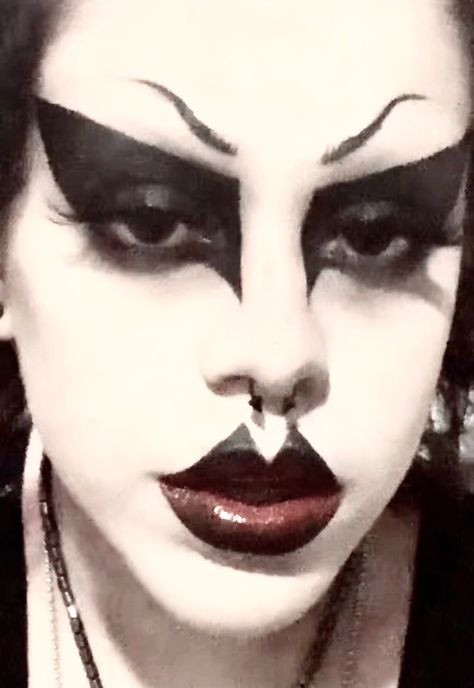 80s Goth Makeup, Heavy Metal Makeup, Gothic Eye Makeup, Maquillage Goth, Goth Eye Makeup, Corpse Paint, Goth Subculture, Trad Goth, Alt Makeup