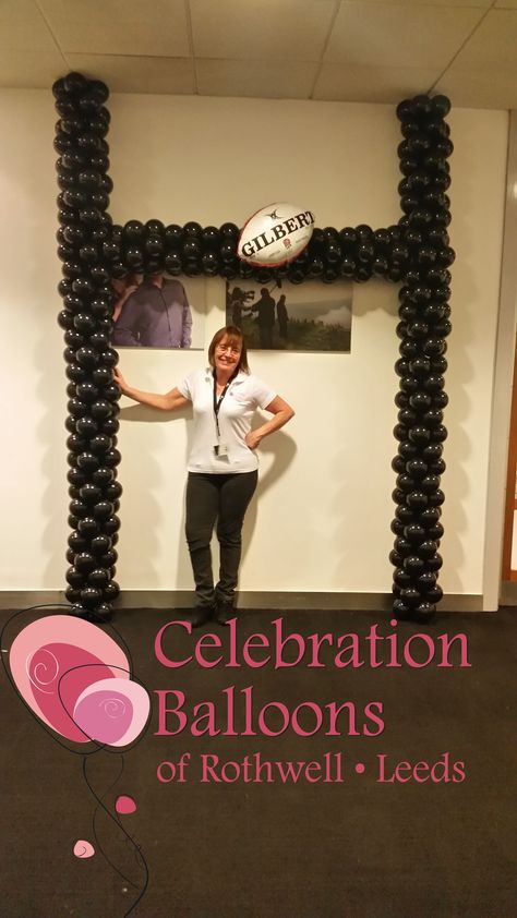 Balloon Rugby Posts for ITV from www.balloonsleeds.com Rugby Dinner Ideas, Rugby Centerpiece Ideas, Nrl Party Decorations, All Blacks Rugby Party Ideas, Rugby Decorations Ideas, Rugby Party Decorations, Rugby Themed Party, Rugby World Cup Party Ideas, Rugby Birthday Party Ideas