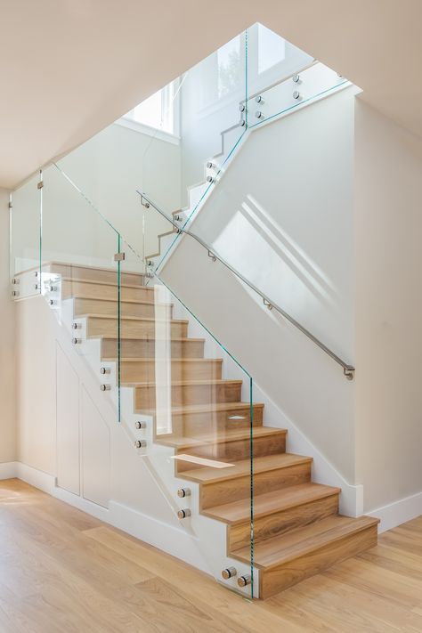 1930 House Renovation, Staircase Glass Design, 1930 House, Glass Stairs Design, Modern Staircase Railing, Glass Staircase Railing, Diy Stair Railing, Glass Railing Stairs, Staircase Design Ideas