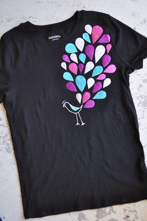 40 Insanely Creative Fabric Painting Ideas - Bored Art Shirt Painting Ideas, Kids Frocks Design Cotton, Fabric Paint Shirt, Shirt Painting, Fabric Paint Diy, Trendy Sewing Projects, Fabric Painting Techniques, Boy Sewing, Fabric Painting On Clothes