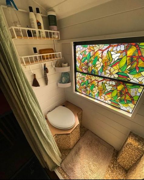 Skoolie Conversion Bathroom, Bus Remodel Renovation, Skoolie Closet, Boho Skoolie, Skoolie Bathtub, Skoolie Bathroom Ideas, Vanlife Bathroom, Skoolie Conversion Floor Plans, Mini Skoolie