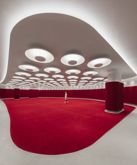 Twa Hotel, Tiny Office, A Sense Of Place, Retro Interior Design, Architecture Magazine, Spatial Design, Mid Century Architecture, Retro Interior, Sense Of Place