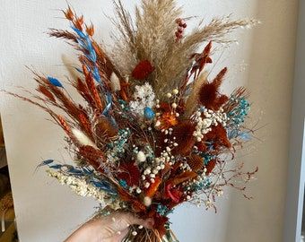 Pompadour Grass Wedding Decor, Thistles Bouquet, Red Western Wedding, Scottish Thistle Bouquet, Red Dried Flowers, Rustic Bridal Bouquet, Thistle Bouquet, Wedding September, Bud Vases Flowers