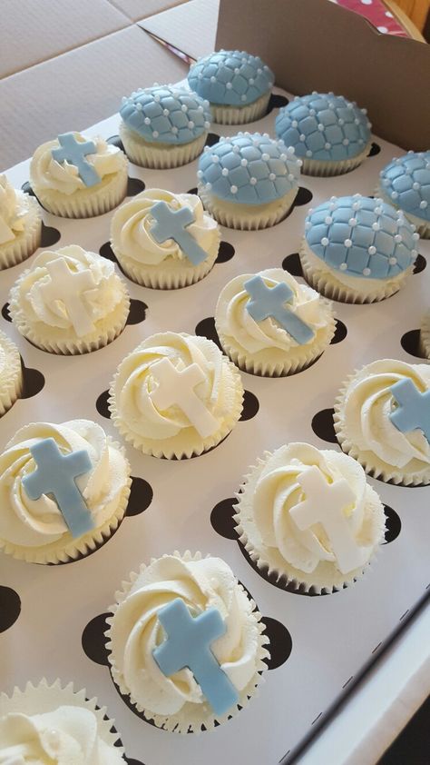 Communion Cupcakes For Boys, Cake Christening Boy, Boys Christening Ideas, Cake For Baptism Boy, Baptism Cupcakes Boy, Christening Cupcakes Boy, Cake Baptism Boy, Baptismal Cupcake, Babtisim Cake Boy