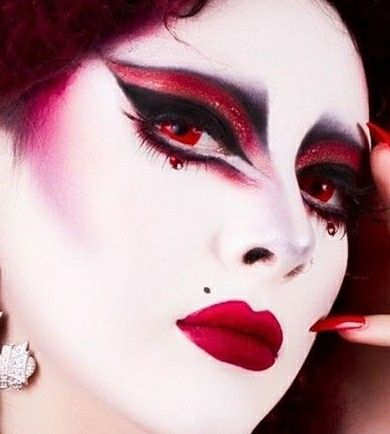 Vampire Makeup Glam, Goth Makeup Vampire, 80s Vampire Makeup, Goth Valentine’s Day Makeup, Gothic Red Makeup, Black And Red Alt Makeup, Vampire Drag Makeup, Glam Drag Makeup, Gothic Drag Makeup