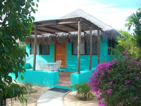 "these tiny houses are part of a small village that is completely off the grid. The villagers’ power comes from solar panels, generators and propane." Mexican Casita, Mexican House, Houses In Mexico, Tiny House Blog, Mexico House, Permanent Vacation, Cabin Exterior, Floating House, Good House