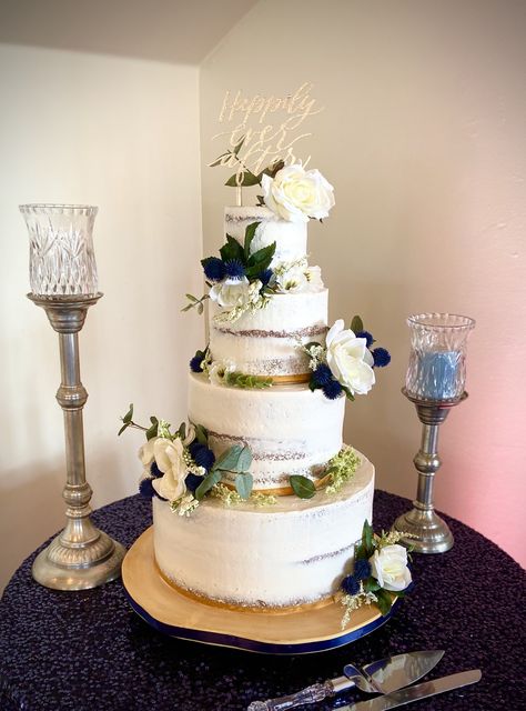 Gold And Navy Wedding Cake, Navy And Green Wedding Cake, Rustic Wedding Cake Blue, Wedding Cake Navy Blue And Gold, Navy And Sage Wedding Cake, Navy Blue Wedding Cake Ideas, Navy Blue And White Wedding Cake, Navy And Gold Wedding Cake, Wedding Cakes With Blue