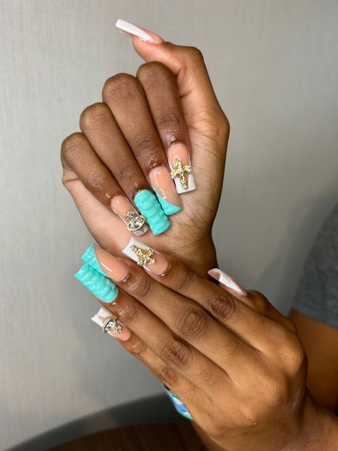 Teal And Gold Nails Acrylic, White V Tips, Teal And White Nails, Teal And Gold Nails, Teal Acrylic Nails, 16 Outfits, Sweet 16 Outfits, Gold Acrylic Nails, Turquoise Nails