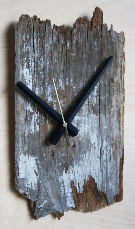 Homemade Clocks, Wooden Clock Plans, Pallet Clock, Rhinebeck Ny, Rustic Wall Clocks, Handmade Wall Clocks, Rustic Clock, Aged Wood, Retro Wall Clock