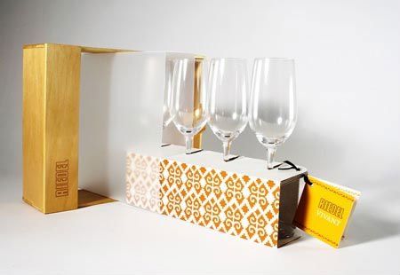 wine glass packaging Designer Packaging, Kraft Packaging, Package Ideas, Glass Packaging, Group Project, Website Ideas, Packing Boxes, Creative Packaging Design, Creative Packaging