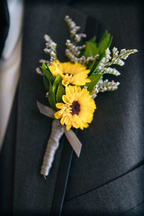 Sunflower Boutineer, Sunflower Buttonhole, Sunflower Garter, Sunflower Corsage, Sunflower Boutonniere, Sunflower Floral Arrangements, Bouquet Sunflower, Sunflower Wedding Decorations, Rustic Sunflower Wedding