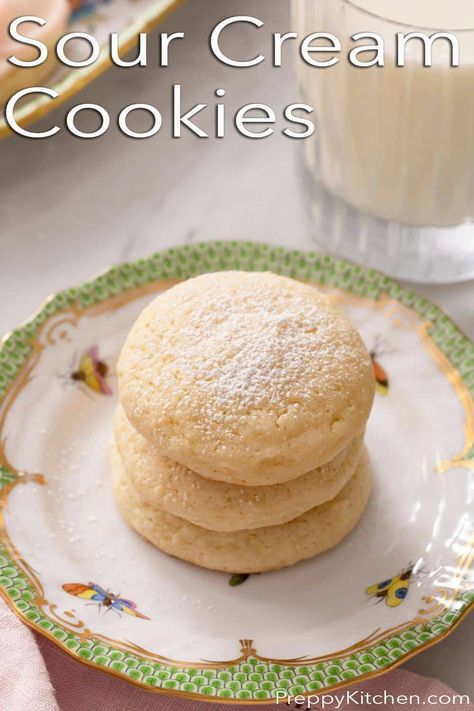 Sour Cream Desserts, Sour Cream Cookies, Drop Sugar Cookies, Soft Sugar Cookie Recipe, Sour Cream Sugar Cookies, Homemade Sour Cream, Coffee Cake Recipes Easy, Plain Cookies, Sour Cream Pound Cake