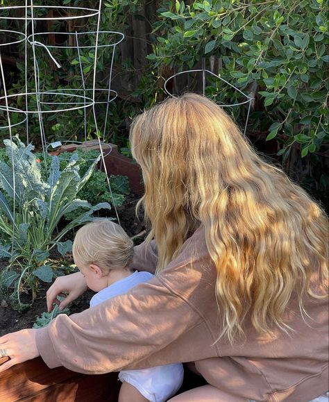 Family Garden Aesthetic, Bohemian Mom Aesthetic, Witch Mom Aesthetic, Outdoorsy Mom Aesthetic, Gentle Life Aesthetic, Wlw Family Aesthetic, Motherly Aesthetic, Hippie Mom Aesthetic, New Mom Aesthetic