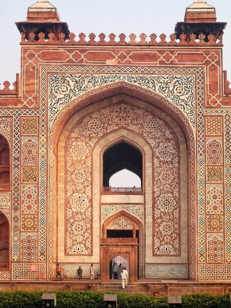 Taj Mahal Interior, Ancient Persian Architecture, Tourism India, Mughal Emperor, Mughal Art Paintings, Iranian Architecture, Persian Architecture, Agra Fort, Ancient Indian Architecture