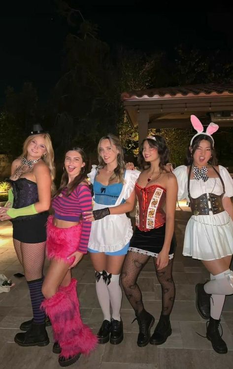 Alice Halloween, Alice Costume, Cute Group Halloween Costumes, Classy Halloween Costumes, Matching Halloween Costumes, Trio Halloween Costumes, Hot Halloween Outfits, Fun Office, Halloween Coustumes