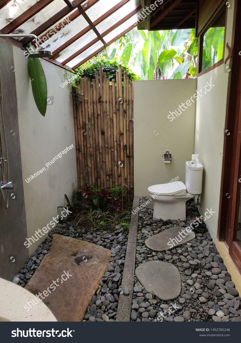 Open Air Toilet Outdoor Bathrooms, Bathroom Outdoor Ideas, Tiny Outdoor Bathroom, Indoor Outdoor Shower Ideas, Outside Toilet Ideas Outdoor Bathrooms, Semi Outdoor Bathroom, Small Outdoor Bathroom, Outdoor Restroom Ideas, Outdoor Bathroom Ideas