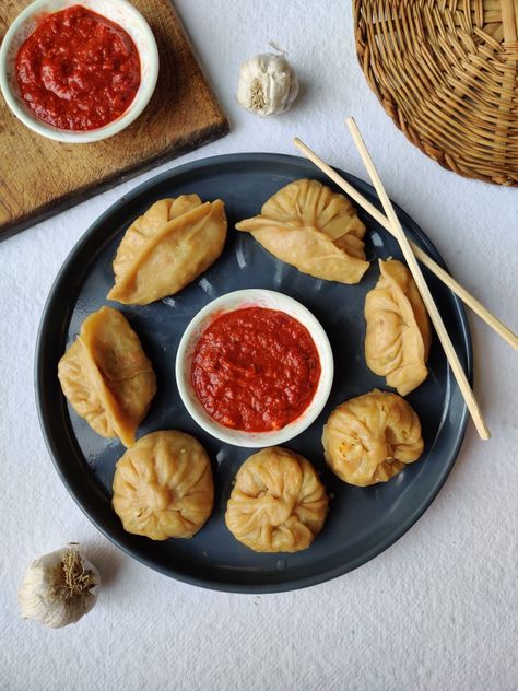 Veg Momos Photography, Momos Photoshoot, Veg Momos, Food Shoot, Cafe Idea, Rangoli Side Designs, Vegetarian Fast Food, Vegetarian Snacks Recipes, Food Advertising