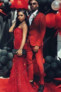 All Red Prom Couple, Couple Homecoming Outfits, Red Homecoming Couple, Red Prom Outfits For Couples, Red Hoco Couple, Prom Couples Outfits Matching, Prom Photoshoot Poses, Prom Inspo Couples, Red And Black Prom Couples