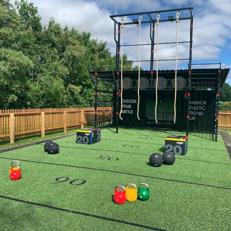 Outdoor Crossfit Gym Design, Backyard Crossfit Gym, Sport Facility Design, Outdoor Training Area, Outdoor Gym Flooring, Gym Outdoor Design, Outdoor Gym Ideas Backyards, Outdoor Gym Ideas, Roof Gym