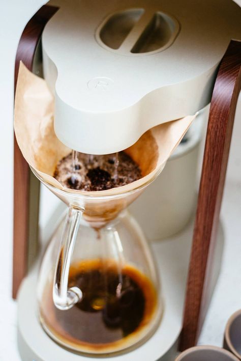 Ratio Eight is a beautiful and functional machine that makes a great cup of coffee. #coffee #coffeetime Coffee Pot Cleaning, Intelligentsia Coffee, Camping Coffee Maker, Brew Bar, Coffee Lab, Coffee Obsession, How To Order Coffee, Brewing Equipment, Camping Coffee