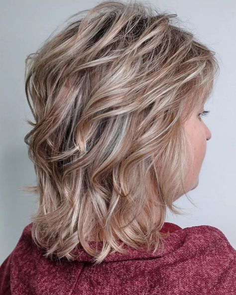 Textured Shag Haircut Medium, Light Shag Haircut, Layered Shag With Fringe, Shaggy Hairstyles For Fine Hair, Medium Shaggy Haircuts, Front Bangs Hairstyles, Top Hair Styles, Shag Haircuts For Women, Blonde Shag