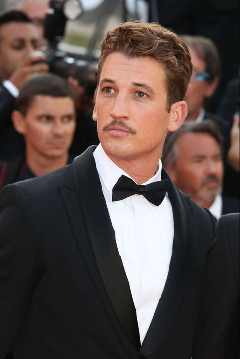 Miles Teller Mustache, Miles Teller Hot, Mile Teller, Bradley Bradshaw, Mustache Men, Miles Teller, Whiplash, People Of The World, Man Alive