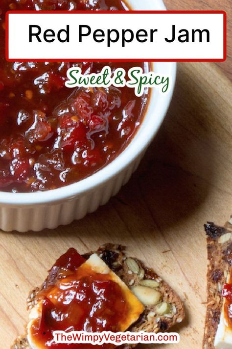 Red peppers, tomatoes, garlic, and onions all come together in this spicy, savory jam. Add to grilled cheese sandwiches, use as a condiment for meat, or serve with cheese and crackers. Pepper Jam Recipe, Red Pepper Jam, Healthy Dressings, Vegetarian Appetizers Easy, Vegan Sauce Recipes, Pepper Jam, Savory Jam, Syrup Recipes, Cheese And Crackers