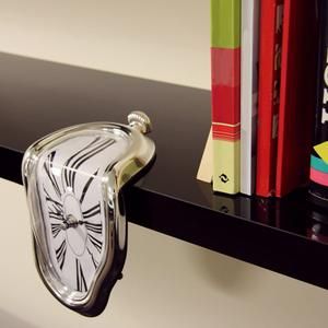 Dali Melting Clock, Dali Clock, Salon Simple, Melting Clock, Dali Paintings, Wall Watch, Shelf Clock, Wall Clock Design, Simple Living Room