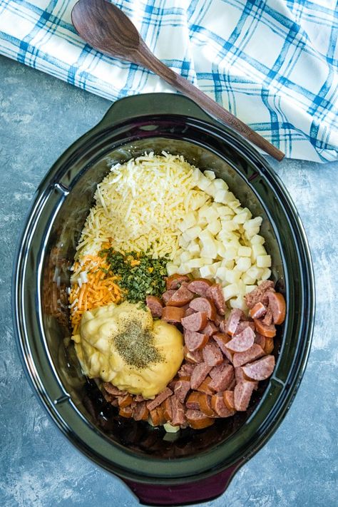 Essen, Potatoes In Slow Cooker, Smoked Sausage And Potatoes, Smoked Sausage Potatoes, Crockpot Sausage And Potatoes, Sausage Crockpot Recipes, Sausage Slow Cooker, Sausage And Potatoes, Sausage Crockpot