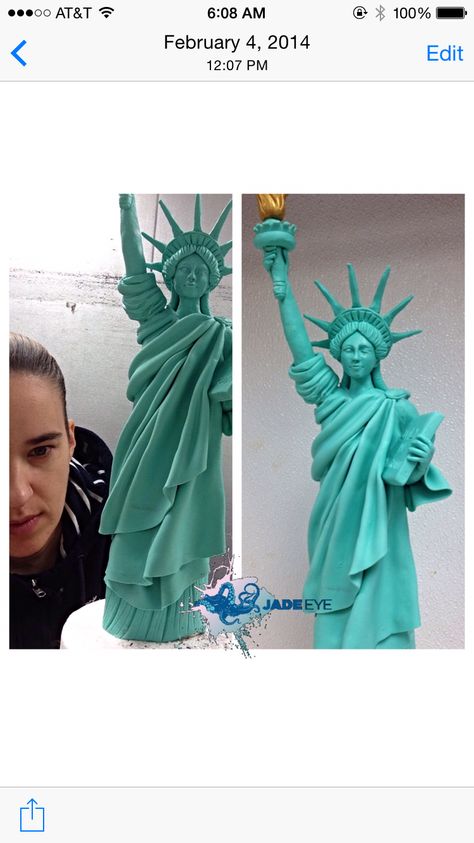 Modeling chocolate Statue of Liberty Statue Of Liberty Model, Statue Of Liberty Cake, Nyc Cake, New York Cake, Statue Liberty, American Party, American Cake, Custom Figurines, Modeling Chocolate