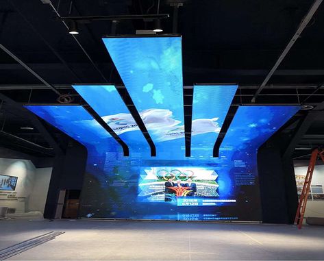 Creative led screen projects Flexible Led Screen, Bühnen Design, Experiential Art, Creative Look, Led Video Wall, Led Display Screen, Creative Display, Led Panel Light, Led Screen