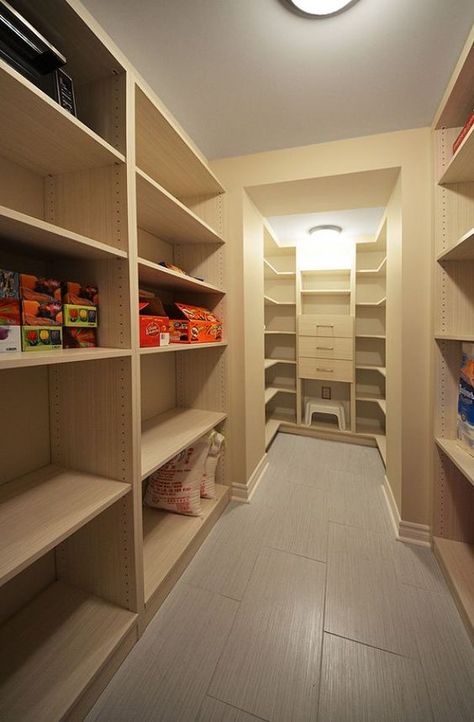 Storage Room Ideas For An Organized Home | Rustic Crafts & Chic Decor Basement Storage Room, Basement Storage, Small Basements, Basement House, Basement Makeover, Basement Walls, Ideas Hogar, Basement Bedrooms, Basement Flooring