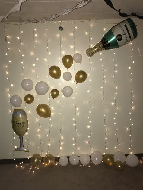 21st birthday decorations Party Ideas 21st Birthday, 18th Birthday Themes, Office Birthday Decorations, Champagne Birthday, 21st Bday Ideas, Birthday Room Decorations, 21st Birthday Decorations, 21st Party, Firefly Lights