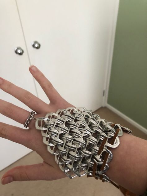 Soda Tab Chainmail, Punk Accessories Diy, Tab Chainmail, Soda Can Bracelet, Can Tab Bracelet, Chainmail Glove, Pop Top Crafts, Soda Tab Crafts, Can Tab Crafts