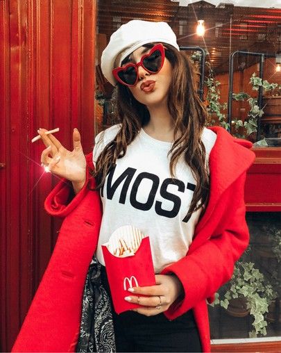 Red Heart Sunglasses Outfit, Heart Glasses Outfit, Heart Sunglasses Outfit, Red Sunglasses Outfit, Boho Mode, Sunglasses Outfit, Heart Cat, Heart Glasses, Cute Sunglasses