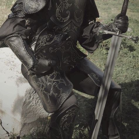 Black Knight Aesthetic, Medieval Knight Aesthetic, Gothic Knight, Half Elf, Black Armor, Medieval Aesthetic, Fire And Blood, Joan Of Arc, Medieval Clothing