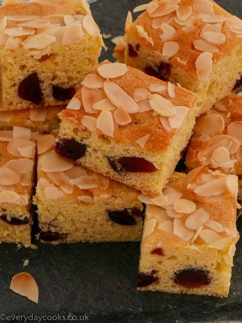 Cherry and almond traybake. Easy cake to make for tea or dessert. Bakewell Traybake, Macaroon Pie, Cherry Bakewell Cake, Traybake Cake, Almond Macaroons, Easy Cakes To Make, Cheap Clean Eating, Raspberry Cookies, Tray Bake Recipes