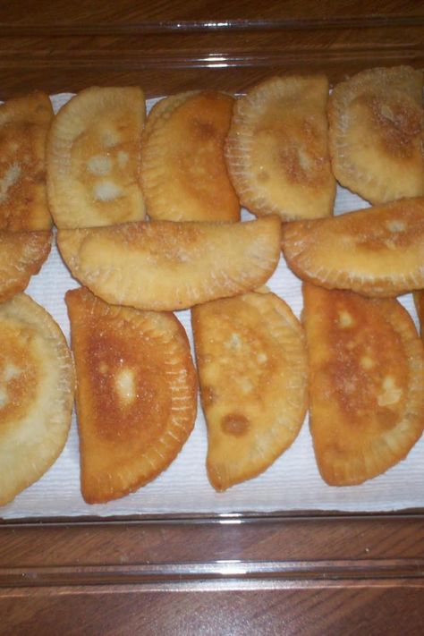 Fried Apple Pies Fried Sweet Potato Pies Recipe, Fried Pies Recipe, Fried Hand Pies, Fried Apple, Fried Apple Pies, Pumpkin Filling, Apple Tart Recipe, Pie Dough Recipe, Apple Dishes