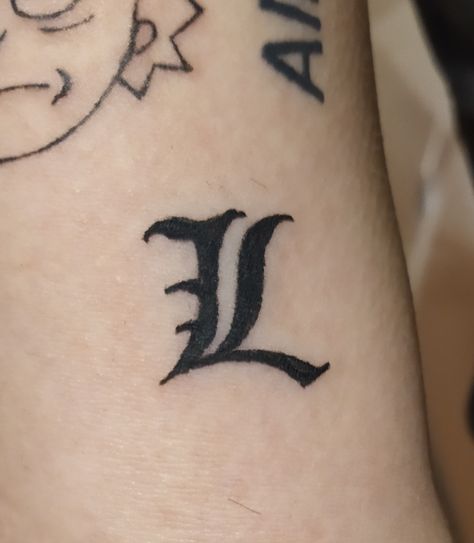 Anime Inspo Tattoo, Anime Inspired Tattoos Small, L Lawliet Tattoo, Anime Tattoos Aesthetic, Japanese Anime Tattoo Design, Anime Tattoo Aesthetic, Tattoos With Meanings For Women, 7ds Tattoo, Deathnote Tattoo Ideas