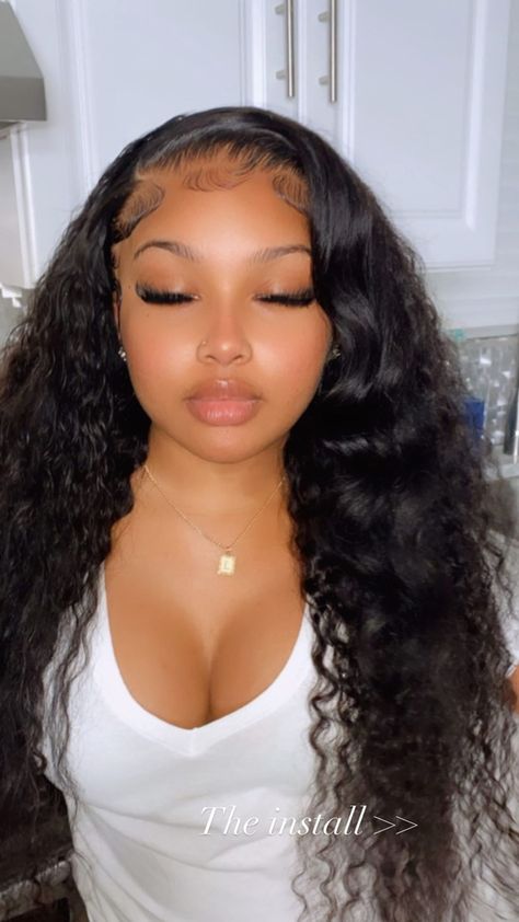 Side Part Lace Fronts, Baddie Lace Fronts, Wig Edges Ideas Side Part, Lacefronts For Black Women, Black Girls Hairstyles Lace Fronts, Side Part Curly Wig Black Women, Lace Wig Styles Black Women, No Part Frontal Wig, Curly Hairstyles For Black Women Wig