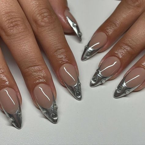 Metallic Nail Art, Chrome Nails Designs, Art Deco Nails, Almond Shape Nails, Her Nails, Unique Acrylic Nails, Metallic Nails, Cat Kuku, Oval Nails