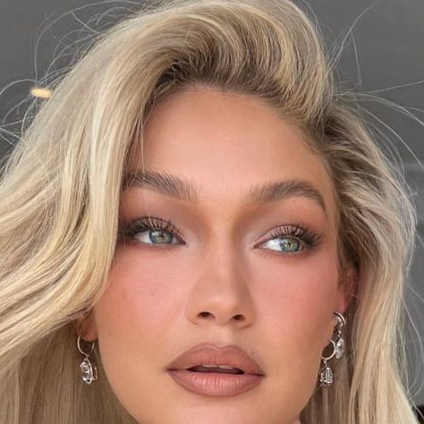 Cute Simple Makeup Looks For Wedding, Natural Black Tie Makeup, Formal Makeup For Blue Eyes Blonde Hair, Brown Makeup For Blue Eyes, Iconic Makeup Looks Celebrity, Blond Makeup Looks, Full Glam Makeup Looks Blue Eyes, Blonde Glam Makeup, Patrick Ta Makeup Looks