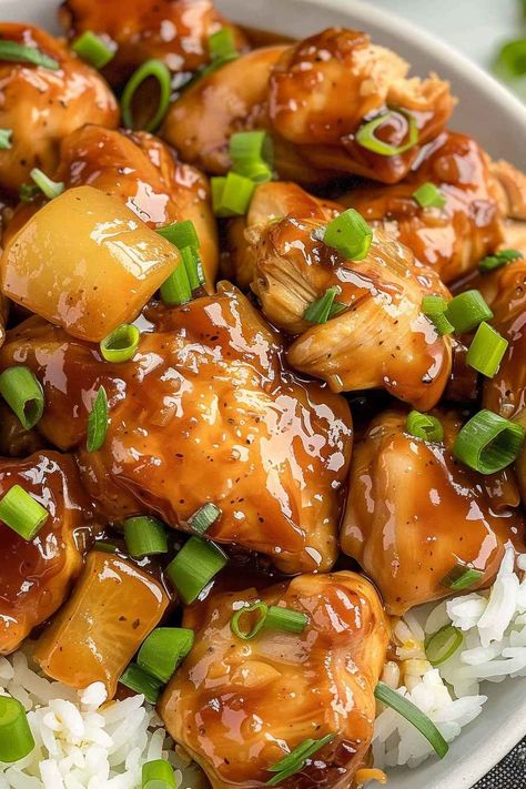 Boneless Chicken Thighs Crockpot, Asian Slow Cooker Recipes, Chicken Thighs Slow Cooker Recipes, Crockpot Pineapple Chicken, Hawaiian Crockpot Chicken, Hawaiian Chicken Crockpot, Hawaiian Crockpot, Sweet Hawaiian Crockpot Chicken Recipe, Hawaiian Chicken Recipes