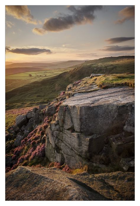 Buffalo Painting, Cliff Edge, Clouds Landscape, Visit Uk, Rock Painting Tutorial, Scenery Photos, Landscape Portrait, The Cliff, Forest Pictures