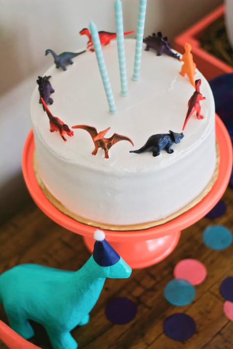 Dinosaur Decorations, 4de Verjaardag, Dino Cake, Dinosaur Birthday Cakes, Dinosaur Themed Birthday Party, Dino Birthday Party, Torte Cupcake, Kid Parties, Dinosaur Cake