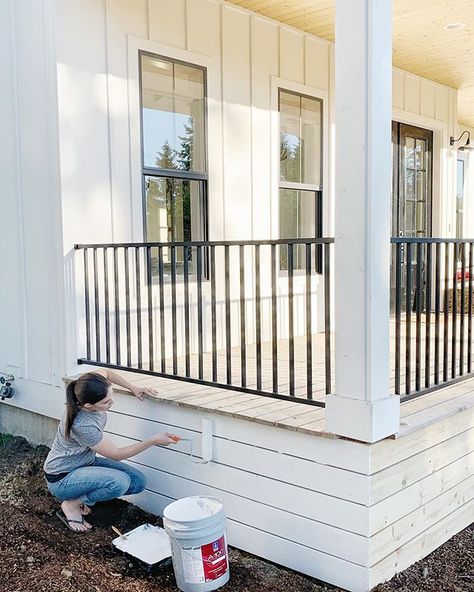 Hello gorgeous! 😍 (talking about that deck skirting, obviously!) The shiplap look/horizontal boards as deck skirting is turning out even… Farmhouse Deck, House Skirting, Deck Skirting, Porch Remodel, Front Porch Design, Porch Makeover, Farmhouse Front Porches, Porch Railing, Porch Steps