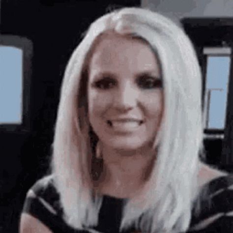 Britney Spears Awkward GIF - BritneySpears Awkward FakeSmile - Discover & Share GIFs Smile Reaction, Awkward Smile, Good Gif, Reaction Pic, Reaction Images, Reaction Memes, Reaction Gifs, Reaction Pics, Funny Faces