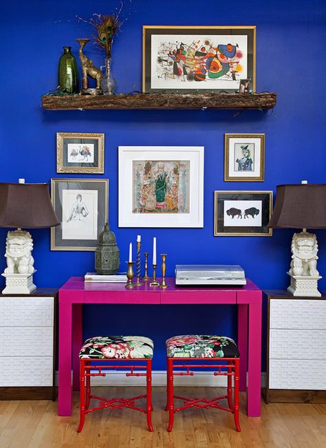 Vibrant cobalt walls with white, fuchsia & brown accents. Parsons Desk, Pink Desk, Office Nook, Blue Room, Deco Boheme, Decoration Inspiration, Cool Ideas, Desk Design, Design Sponge